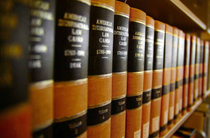 Conheça as diferenças entre uma defesa criminal e a defesa em outras áreas de direito.